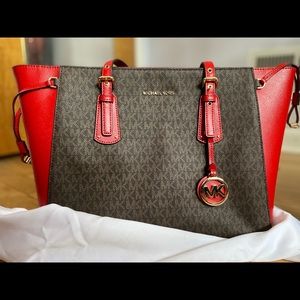 MICHAEL Michael Kors Signature Voyager Multi-function Top Zip Tote